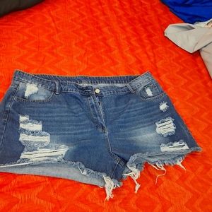 4xl (fits like 2x) SHEIN Dark Washed Distressed Shorts Plus Size